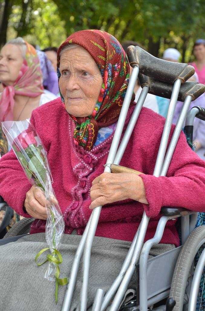 Бесплатное видео бабушек. Видеоряд бабушка. С днем бабки. Фото с днем бабушек. Ваша бабушка.