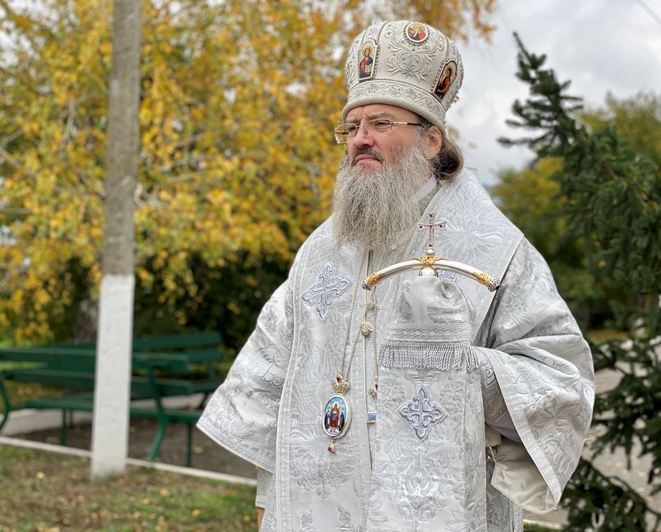 Храм архиепископа луки. Митрополит лука. Фотографии с архиепископом Лукой и детьми. Епископом Ростовским Лукой.